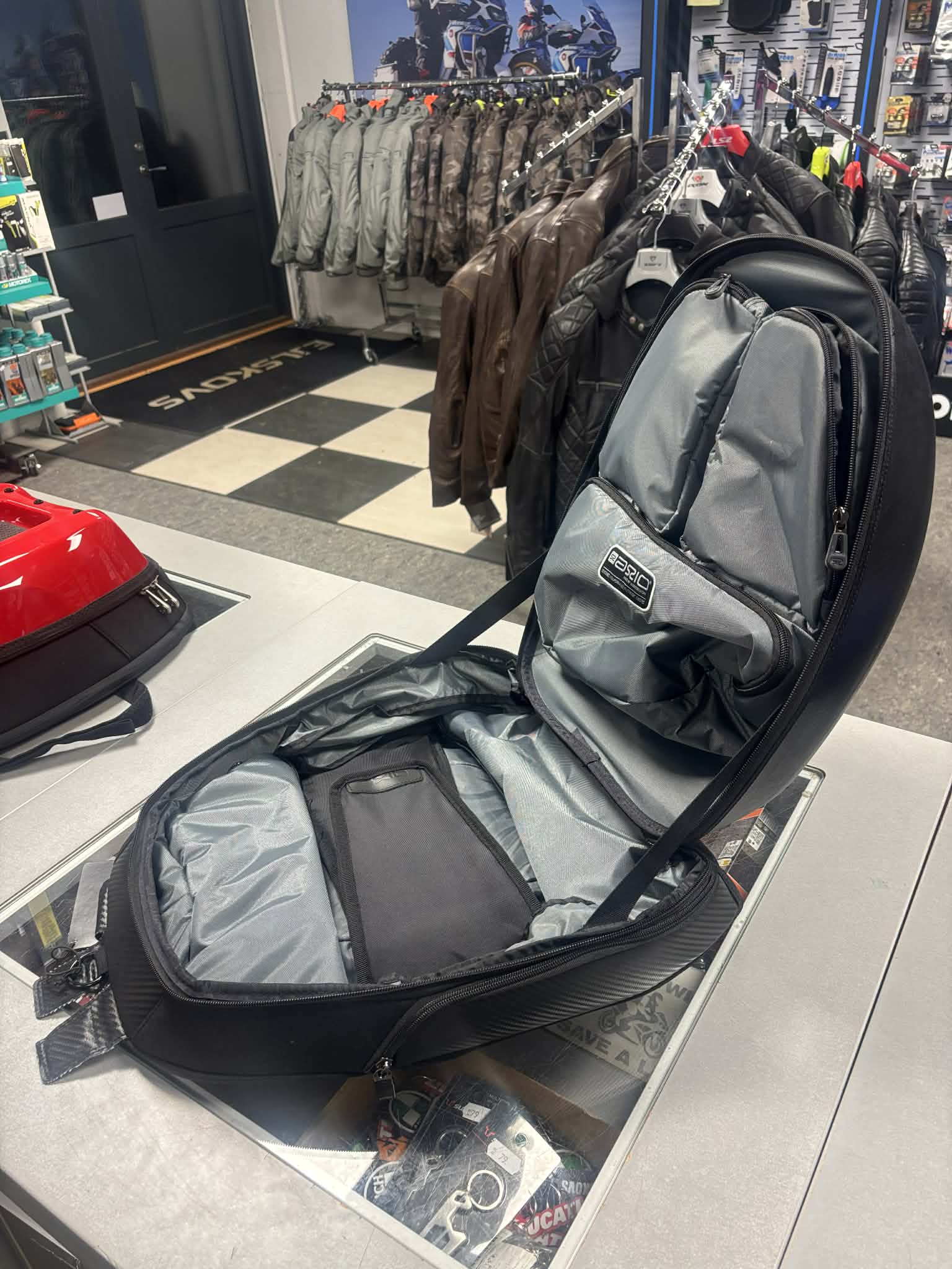 Axio Magnet Tanktaske matt carbon Magnet