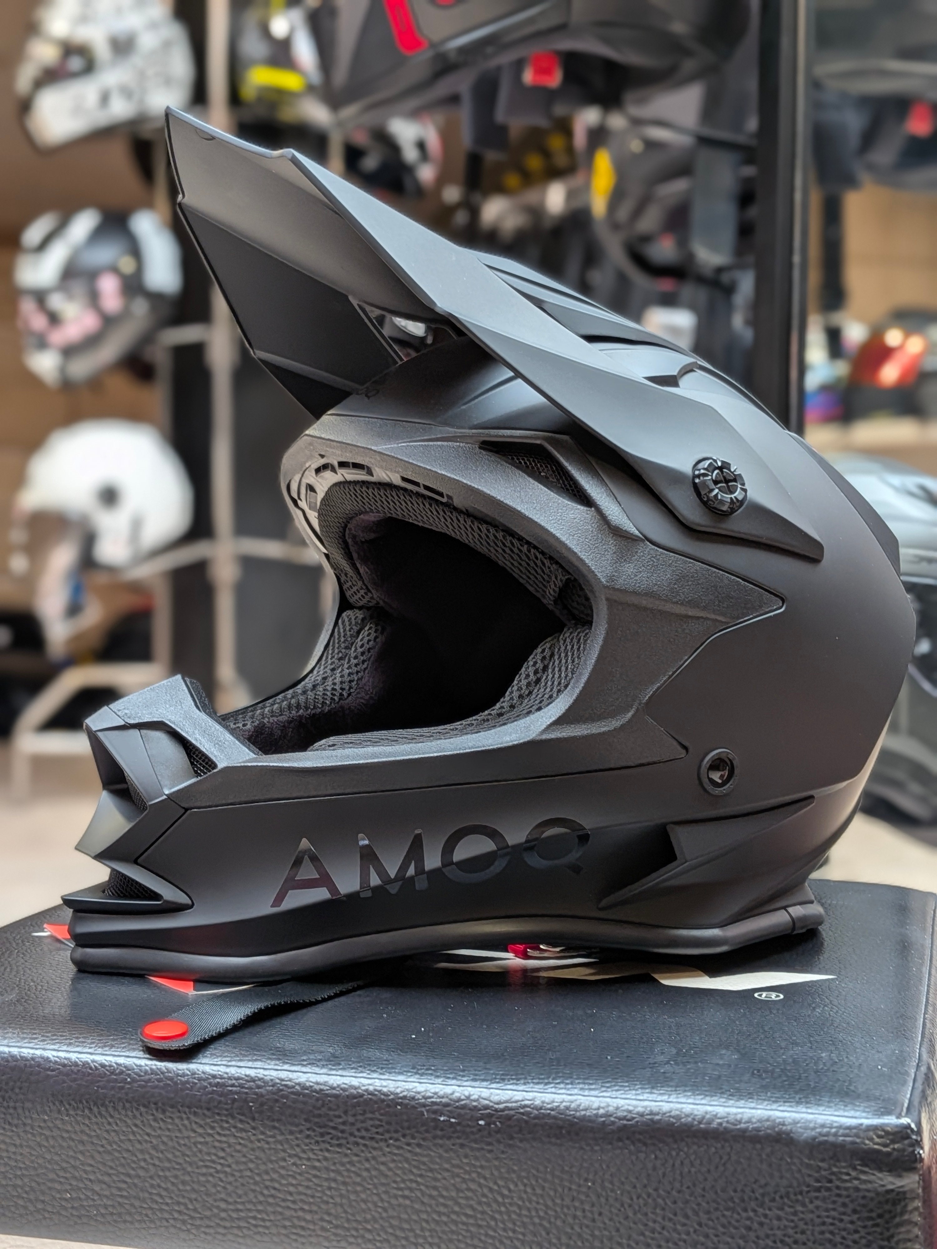 Amoq MX-Hjelm