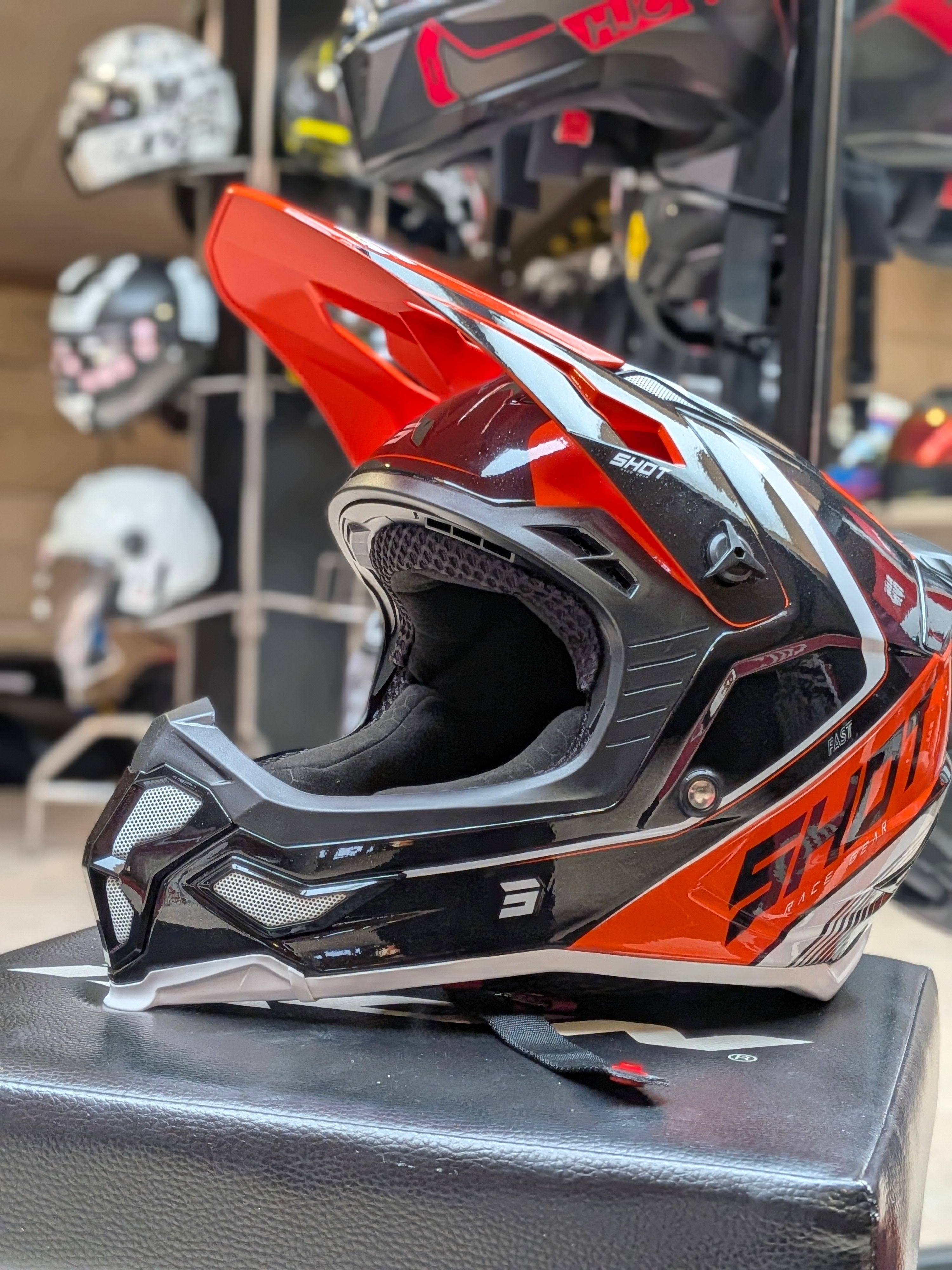 Shot Race Gear MX hjelm